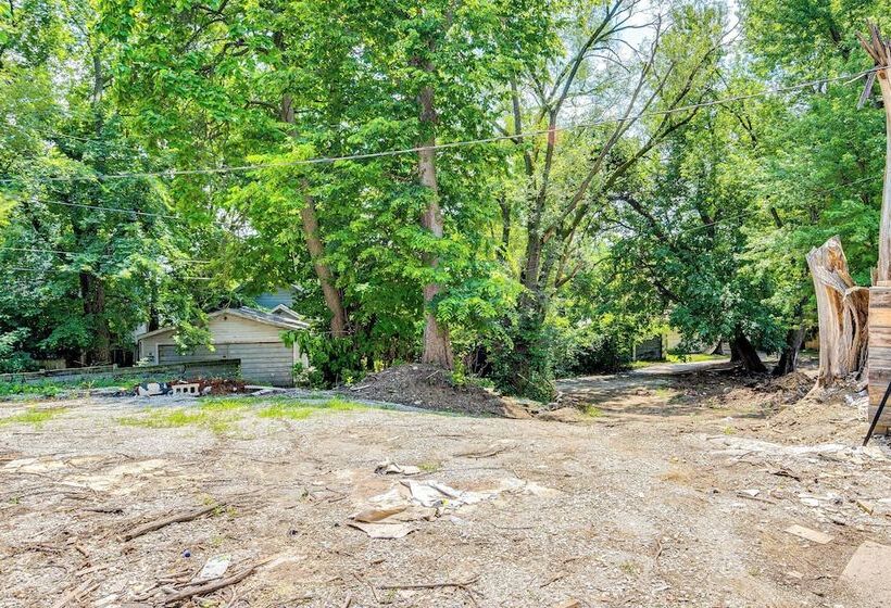 Cozy Home W/ Yard < 3 Mi To Downtown Indianapolis!