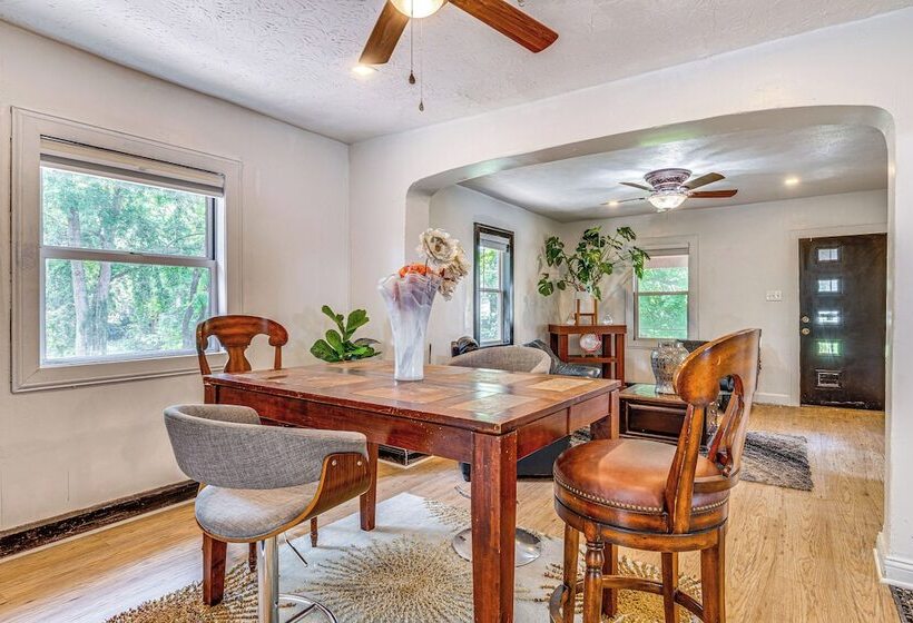 Cozy Home W/ Yard < 3 Mi To Downtown Indianapolis!