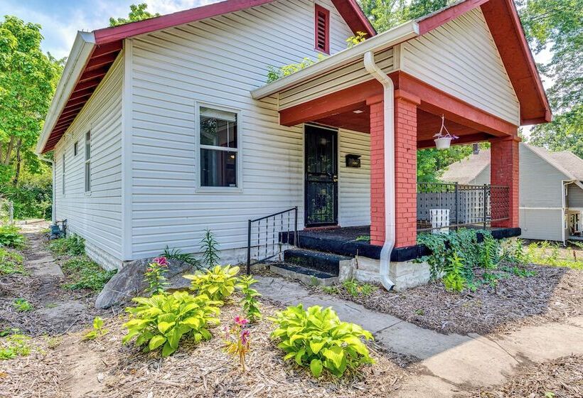 Cozy Home W/ Yard < 3 Mi To Downtown Indianapolis!