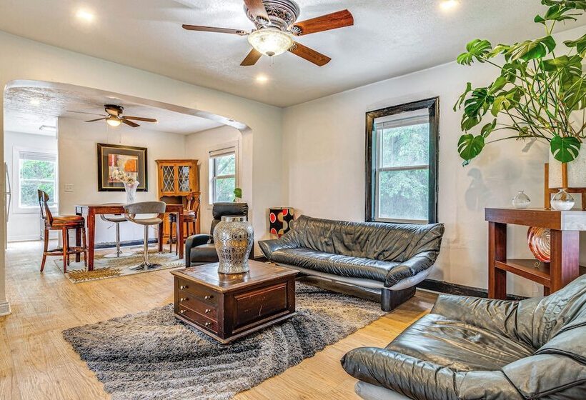 Cozy Home W/ Yard < 3 Mi To Downtown Indianapolis!