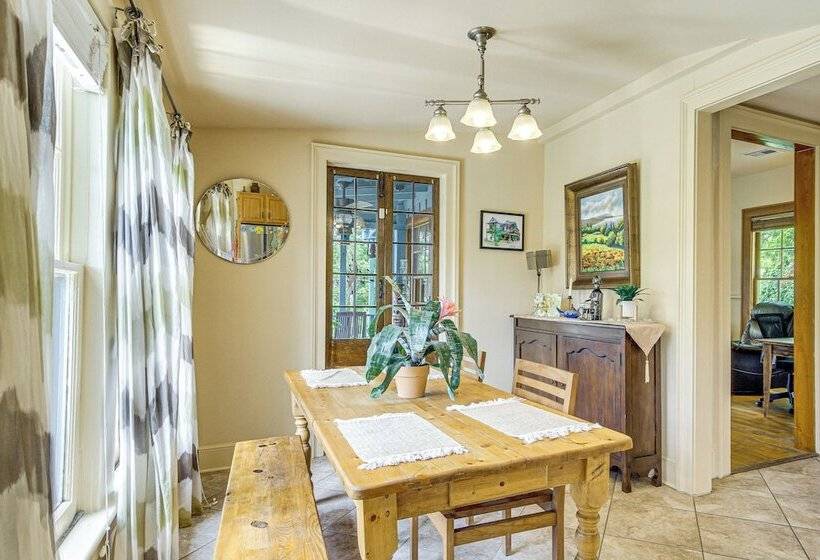 Eclectic Mandeville Home: Walk To Lakefront Park