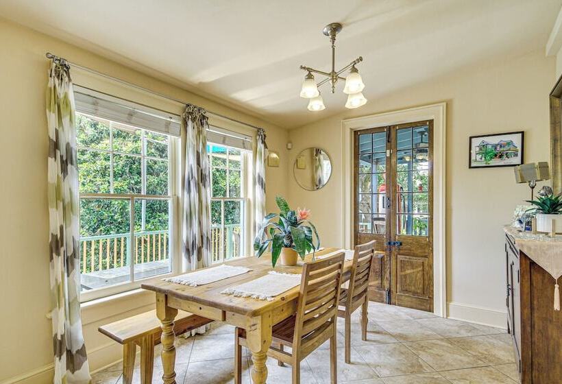 Eclectic Mandeville Home: Walk To Lakefront Park