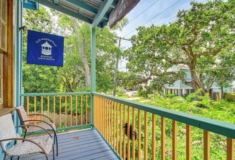 Eclectic Mandeville Home: Walk To Lakefront Park