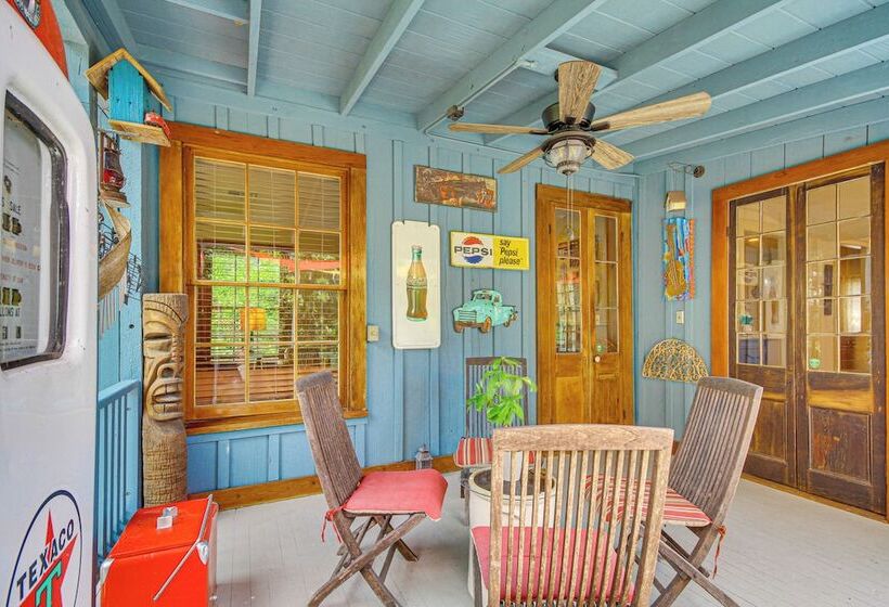 Eclectic Mandeville Home: Walk To Lakefront Park