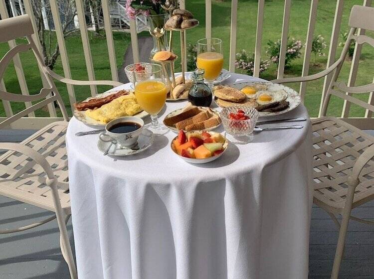 Elsa S Place Bed And Breakfast