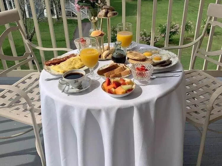 Elsa S Place Bed And Breakfast