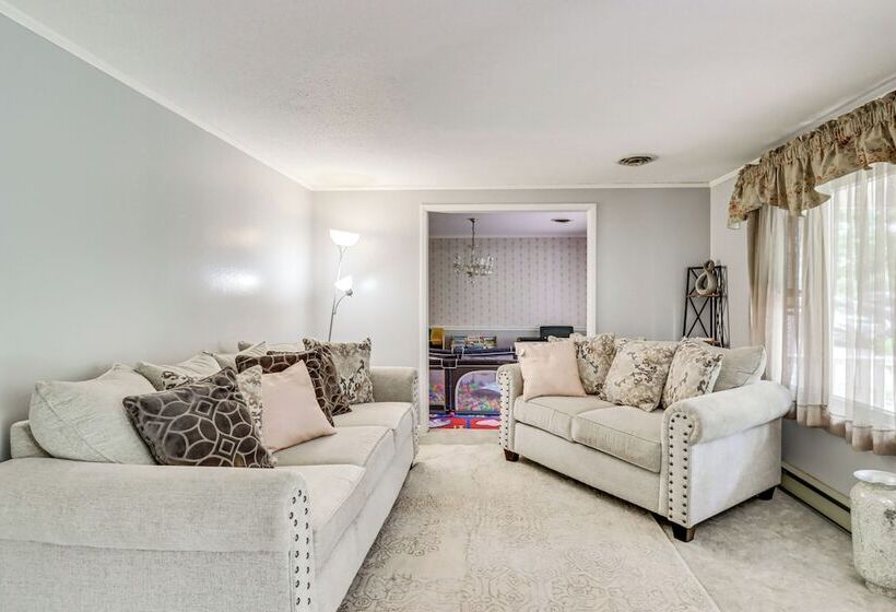 Family Friendly Home W/ Grill: 15 Mi To Baltimore!