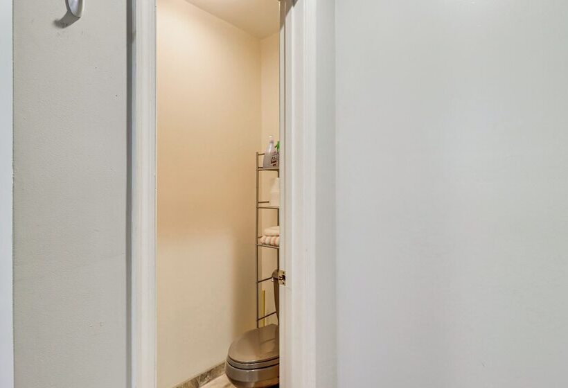 Family Friendly Home W/ Grill: 15 Mi To Baltimore!