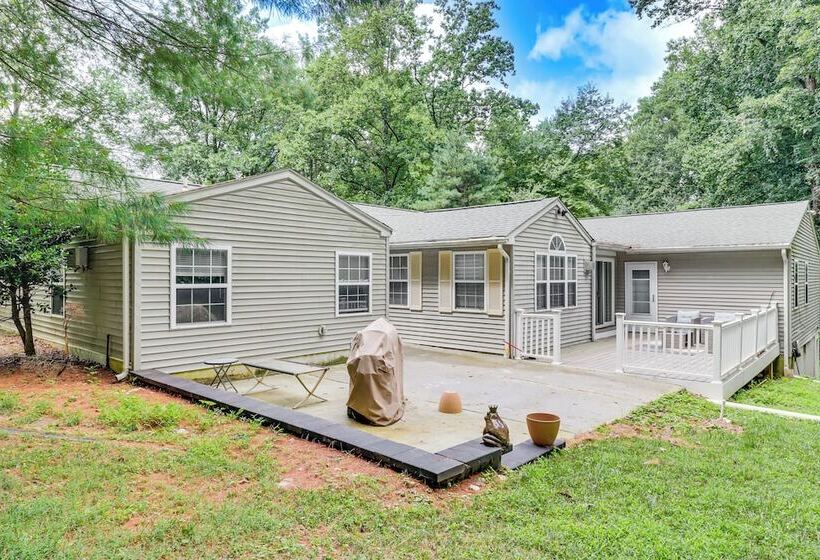 Family Friendly Home W/ Grill: 15 Mi To Baltimore!
