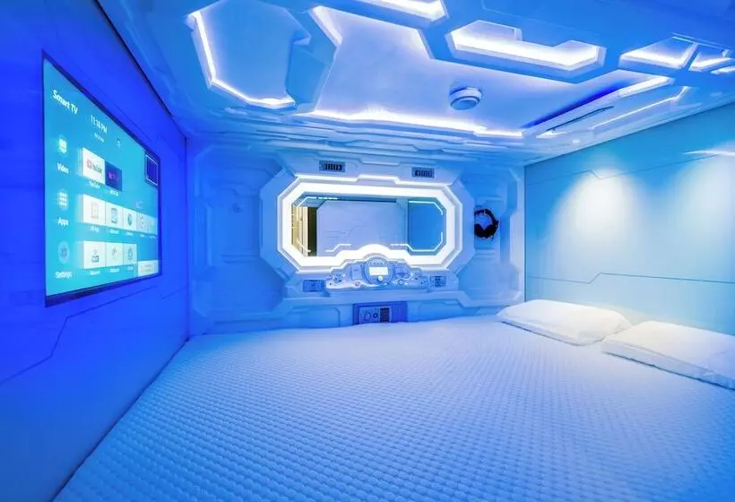ホテル Underground Capsule