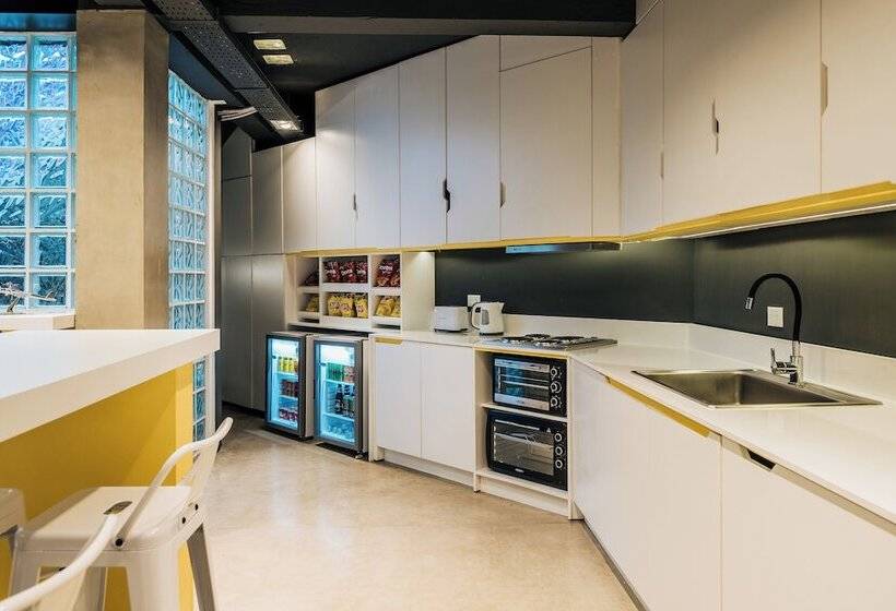 Hotel Underground Capsule