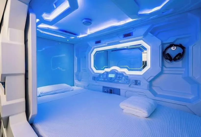ホテル Underground Capsule