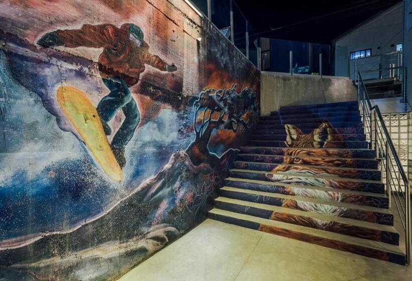 Hotel Underground Capsule