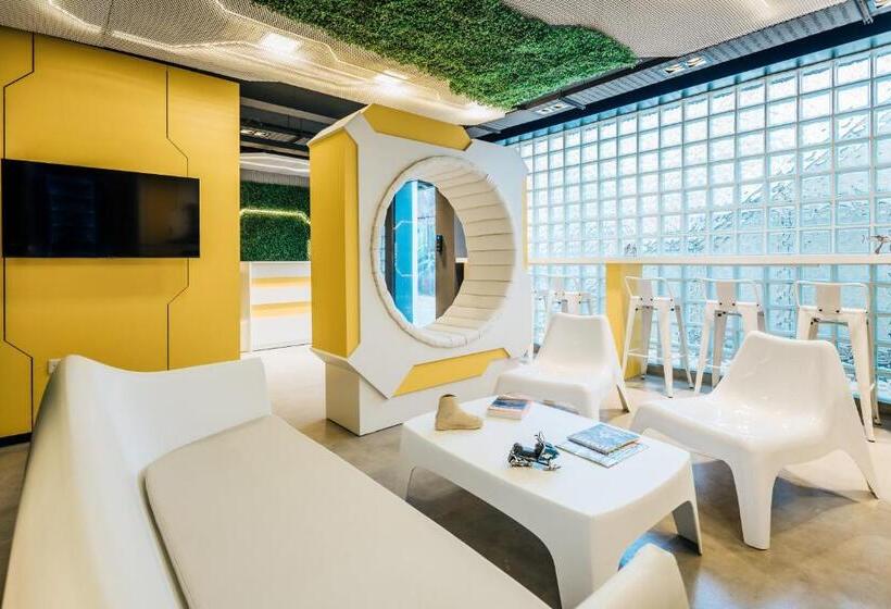 Hotel Underground Capsule