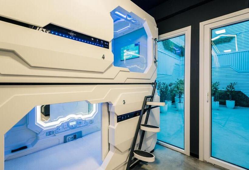Hotel Underground Capsule