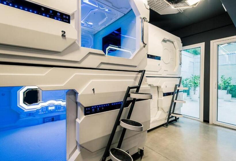 Hotel Underground Capsule