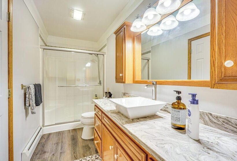 Pool, Yard & Game Room: Family Home In Kunkletown