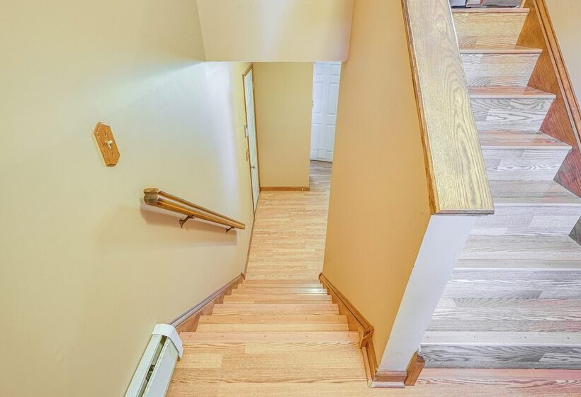 Pool, Yard & Game Room: Family Home In Kunkletown