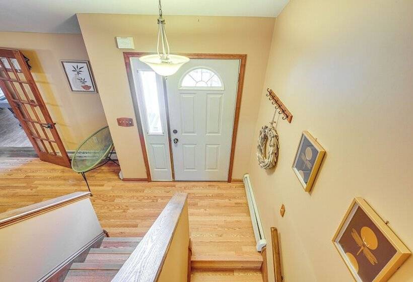 Pool, Yard & Game Room: Family Home In Kunkletown