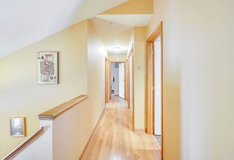 Pool, Yard & Game Room: Family Home In Kunkletown