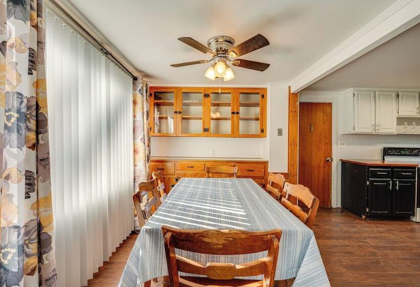 Laconia Resort Home < 2 Mi To Lake Winnipesaukee