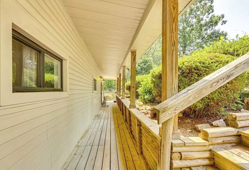 Lakeside Hot Springs Retreat W/ Pool Table!