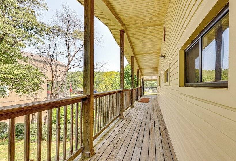 Lakeside Hot Springs Retreat W/ Pool Table!