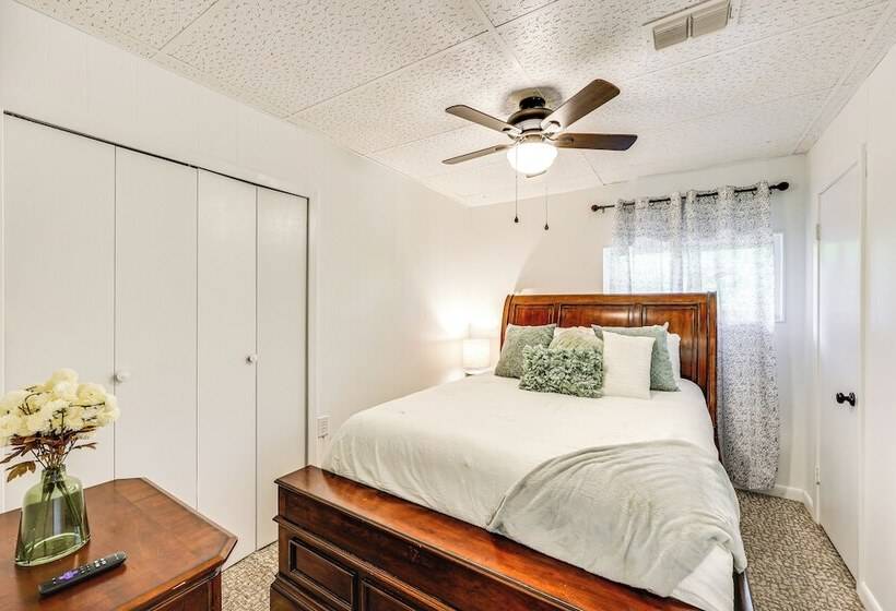 Lakeside Hot Springs Retreat W/ Pool Table!