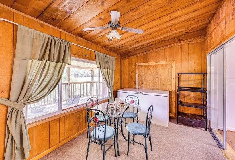 Lakeside Hot Springs Retreat W/ Pool Table!