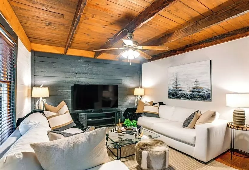 Lovely Gilbertsville Cabin W/ Patio, 4 Mi To Water