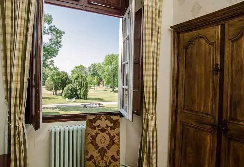 Majatalo Château De Montbras