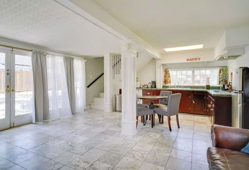 Pet Friendly Lake Charles Carriage House W/ Porch