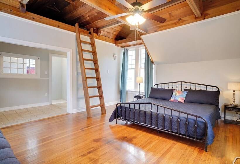 Pet Friendly Lake Charles Carriage House W/ Porch