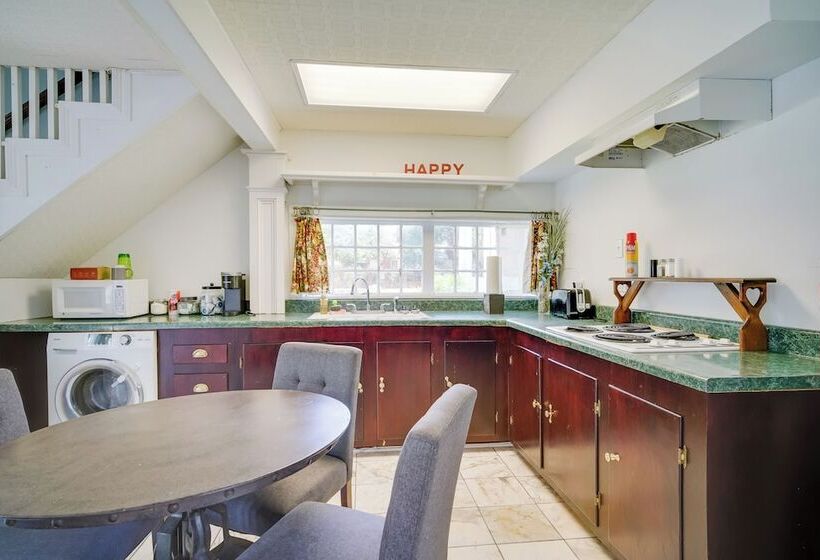 Pet Friendly Lake Charles Carriage House W/ Porch