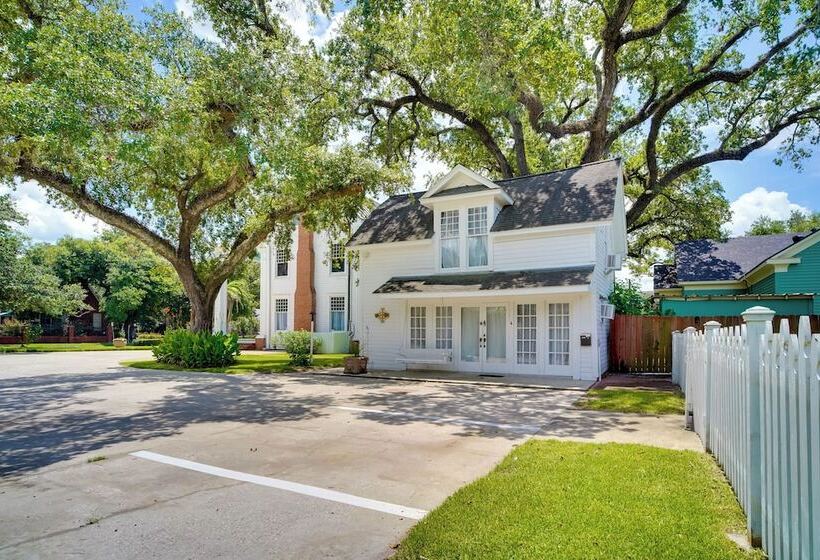 Pet Friendly Lake Charles Carriage House W/ Porch