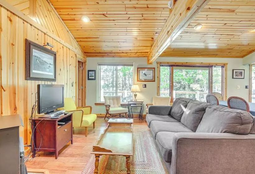 Quiet Presque Isle Home W/ Grill: Families Welcome
