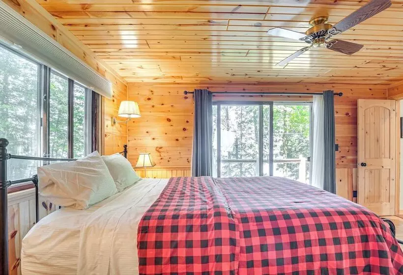 Quiet Presque Isle Home W/ Grill: Families Welcome