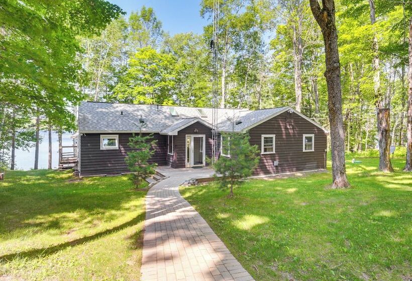 Quiet Presque Isle Home W/ Grill: Families Welcome