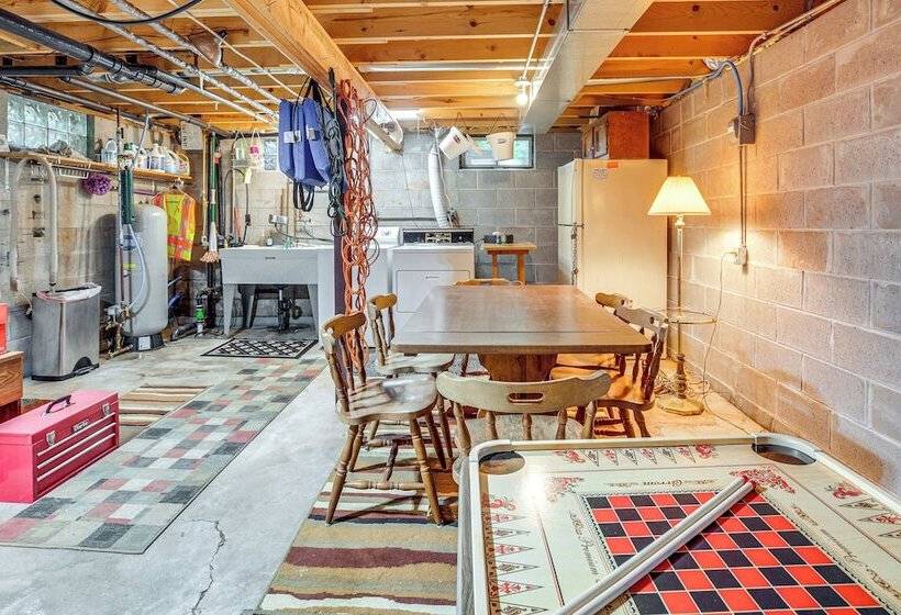 Quiet Presque Isle Home W/ Grill: Families Welcome