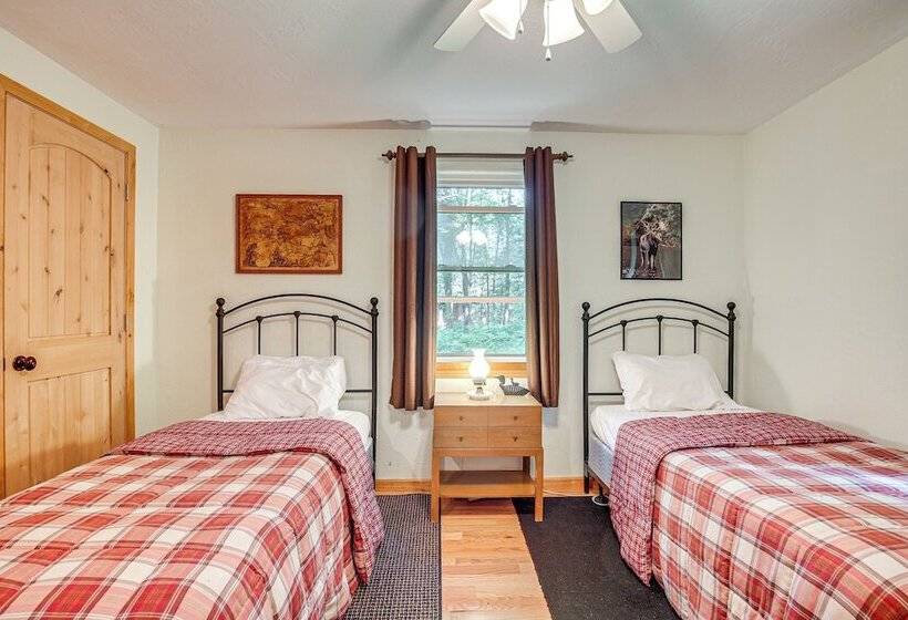 Quiet Presque Isle Home W/ Grill: Families Welcome