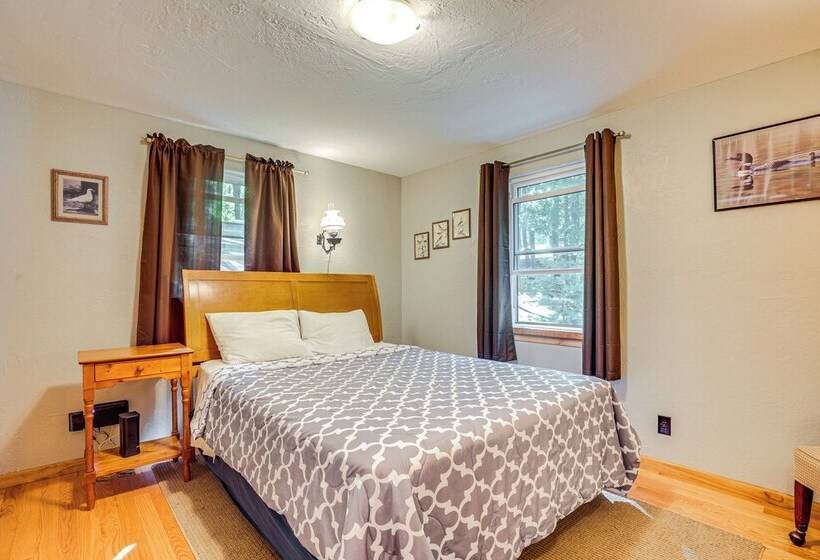 Quiet Presque Isle Home W/ Grill: Families Welcome