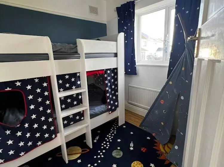 Residenssi West Cross, Mumbles Seaside Escape   5 Bed House