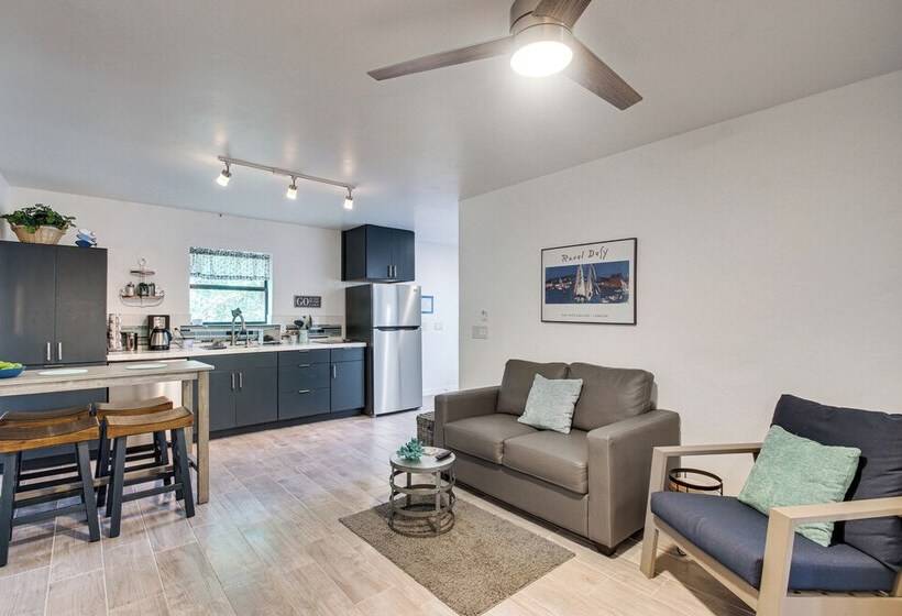 Shawnee Cabin W/ On Site Reservoir Access!