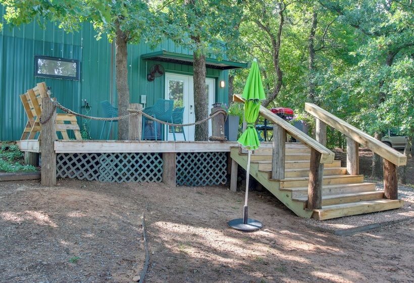 Shawnee Cabin W/ On Site Reservoir Access!