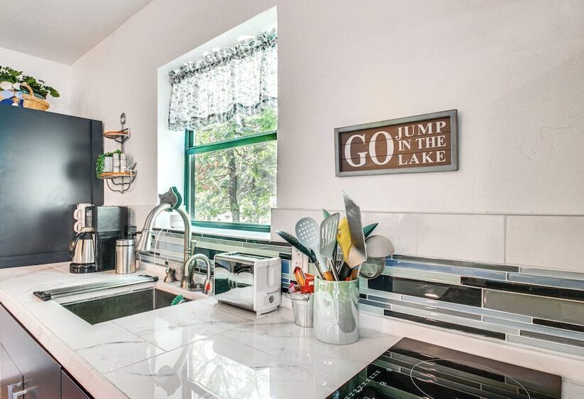 Shawnee Cabin W/ On Site Reservoir Access!