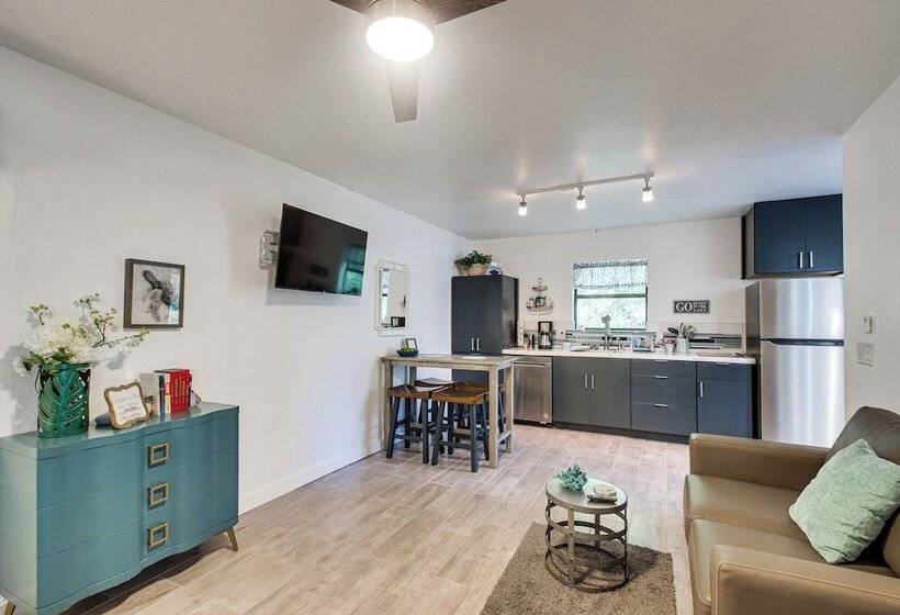 Shawnee Cabin W/ On Site Reservoir Access!