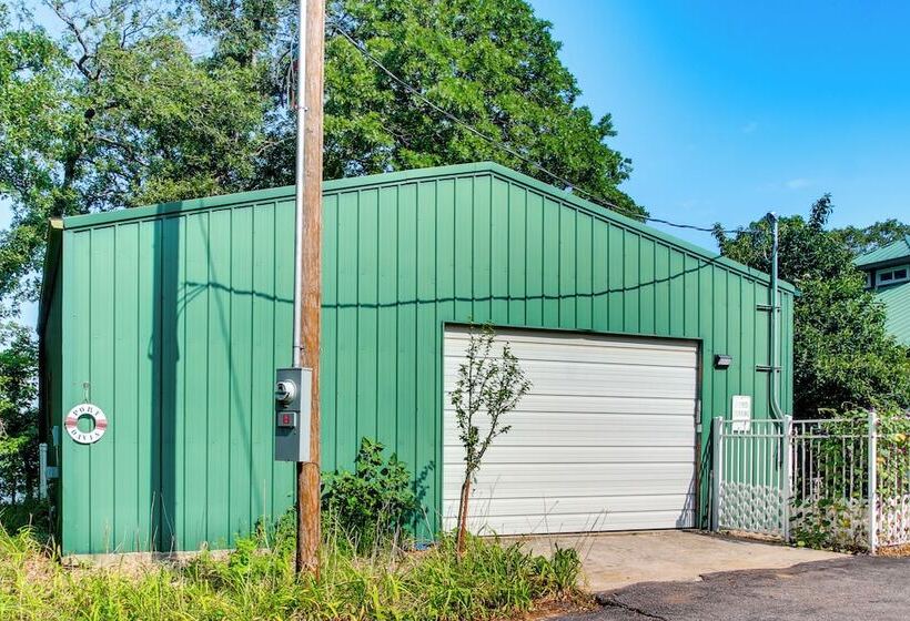 Shawnee Cabin W/ On Site Reservoir Access!