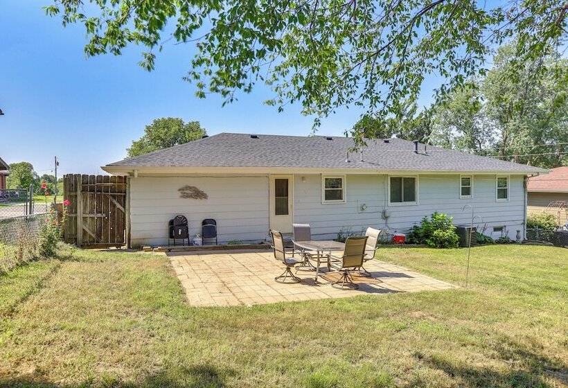 Spacious Omaha Home W/ Patio & Yard, Pets Welcome!