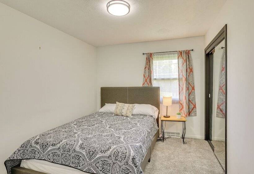 Spacious Omaha Home W/ Patio & Yard, Pets Welcome!