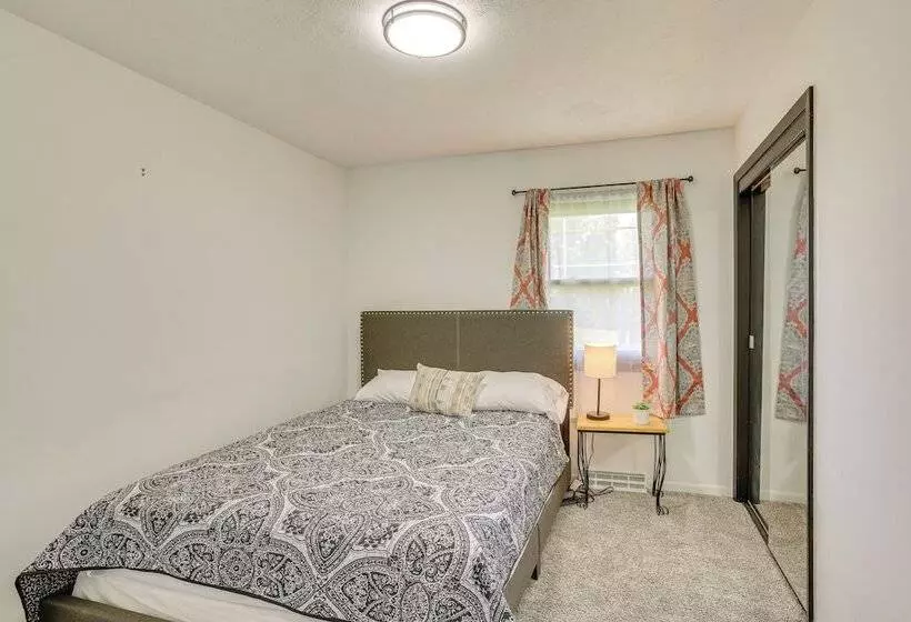 Spacious Omaha Home W/ Patio & Yard, Pets Welcome!